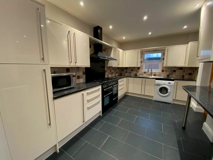 5 Bedroom Terraced House To Rent In Wingrove Avenue, Fenham, Newcastle Upon Tyne, NE4