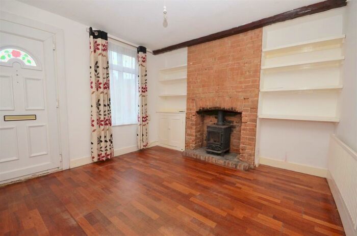2 Bedroom Terraced House To Rent In Dunstable Road, Toddington, LU5