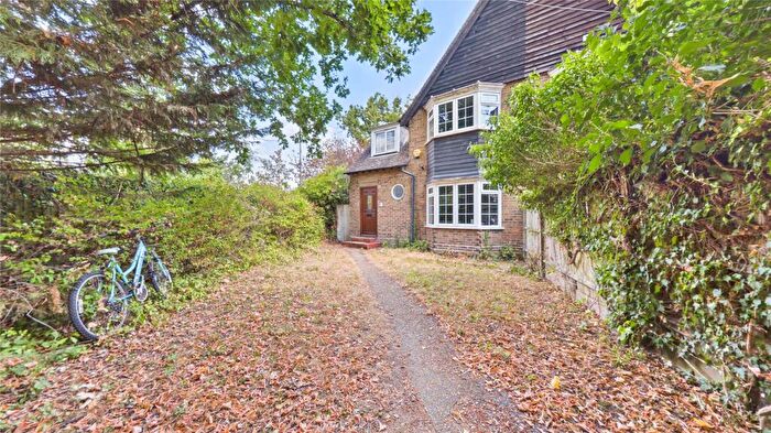 4 Bedroom Semi-Detached House For Sale In Cool Oak Lane, London, NW9