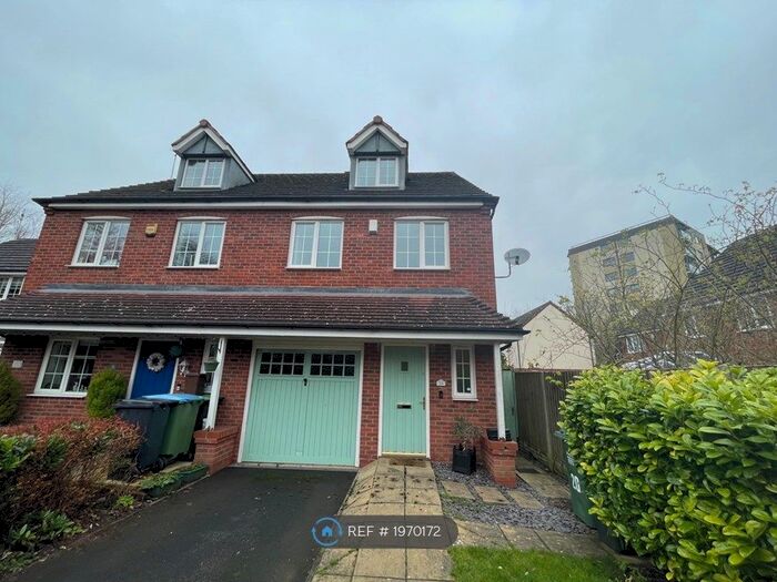 3 Bedroom Semi-Detached House To Rent In Bowling Green Drive, Smethwick, B67