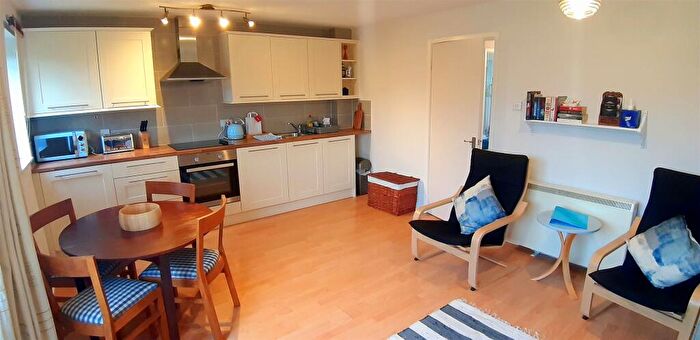 1 Bedroom Flat For Sale In Harlech, LL46