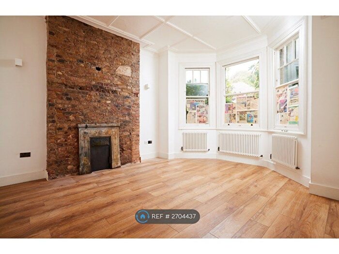 4 Bedroom Semi-Detached House To Rent In Lanercost Road, London, SW2