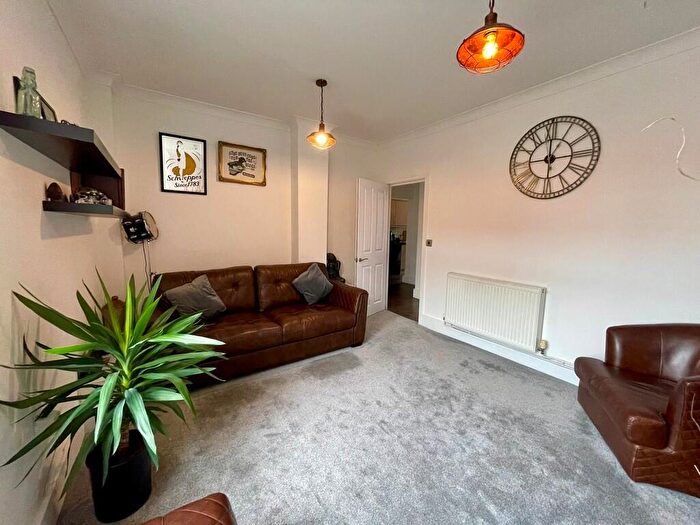 2 Bedroom Apartment For Sale In High Street, Biggleswade, SG18
