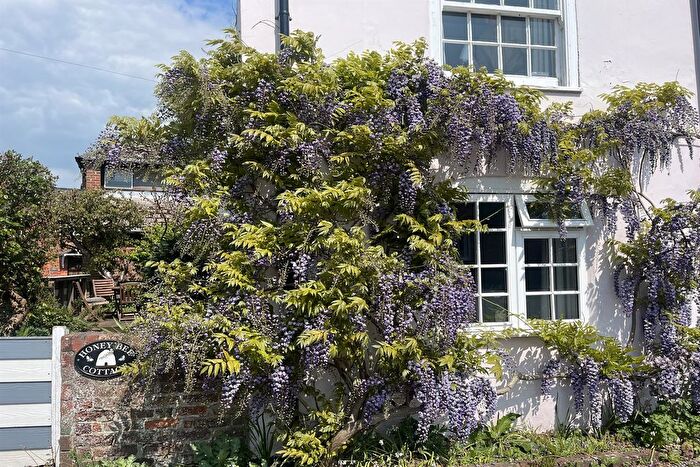 2 Bedroom End Of Terrace House To Rent In Honeybee Cottage, Church View, Westbourne, PO10