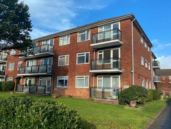 3 Bedroom Flat To Rent In New Church Road, Hove, BN3