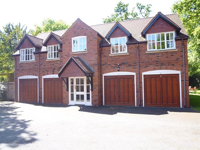2 Bedroom Flat To Rent In Blossomfield Gardens, Blossomfield Road, Solihull, West Midlands, B91