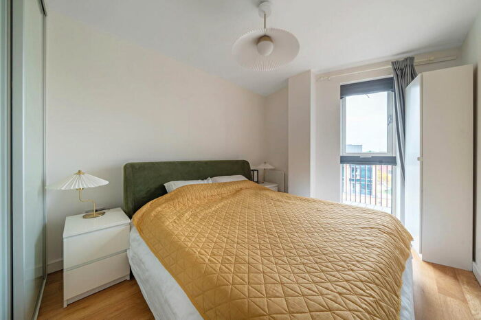 2 Bedroom Apartment For Sale In Steedman Street, London, SE17
