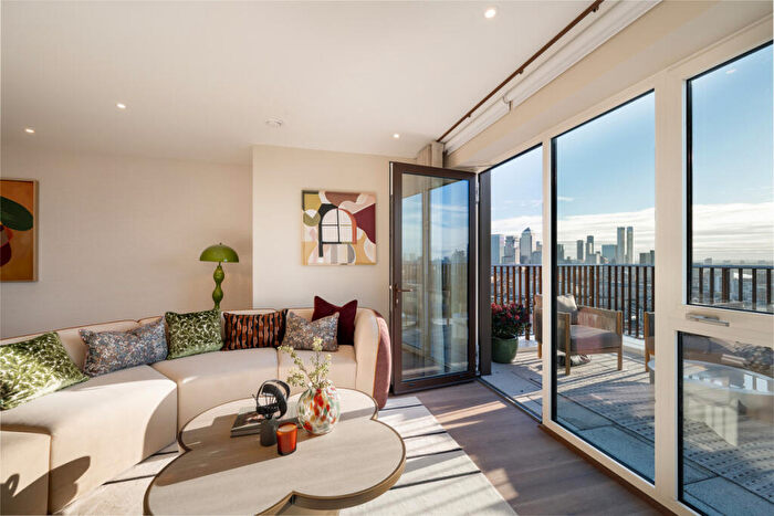 3 Bedroom Apartment For Sale In Bow Common Lane, London, E3