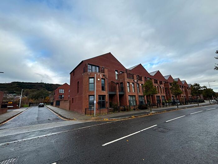 4 Bedroom Town House To Rent In Langdon Road, St Thomas, Swansea, SA1