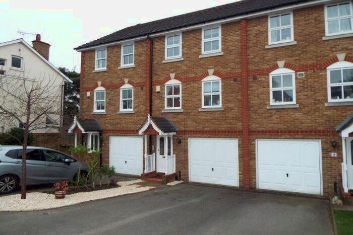3 Bedroom Town House To Rent In Lime Tree Close, Tonbridge, TN9