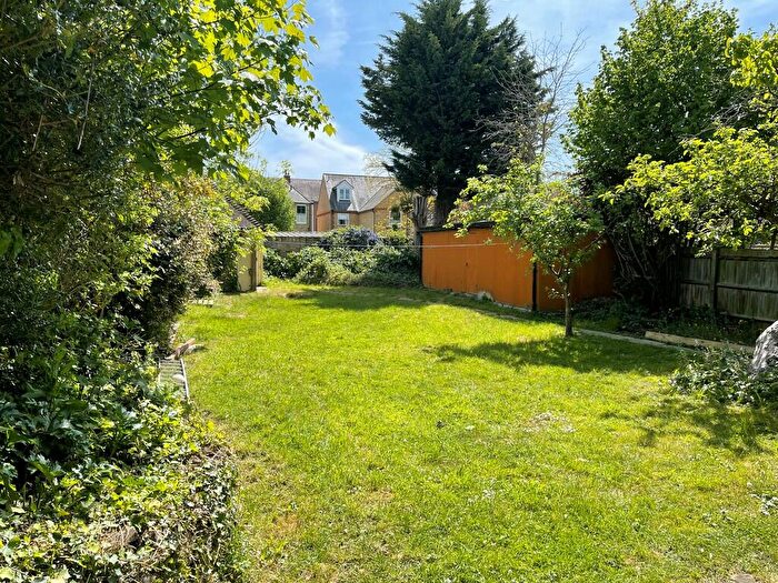 4 Bedroom Detached House To Rent In Lime Grove, KT3