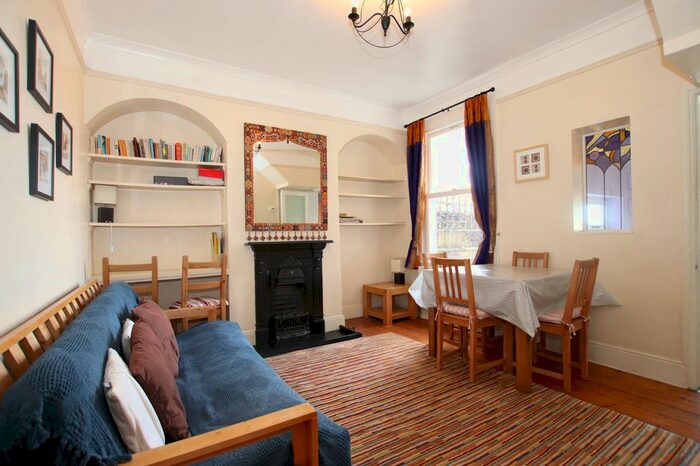 3 Bedroom Detached House To Rent In Park Avenue, Bath BA2