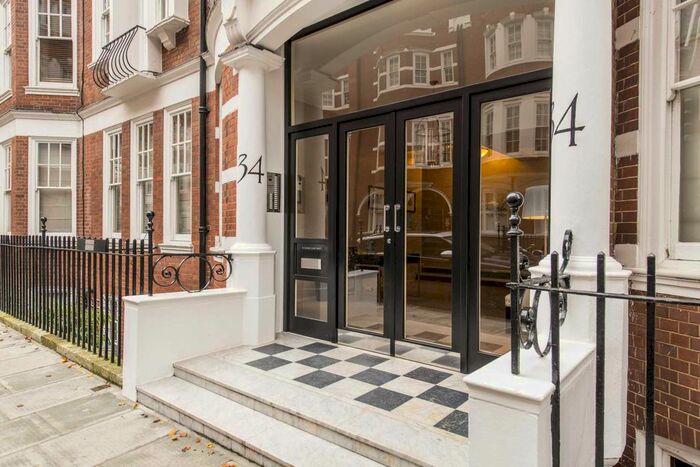 1 Bedroom Flat For Sale In Sloane Court West, London, SW3