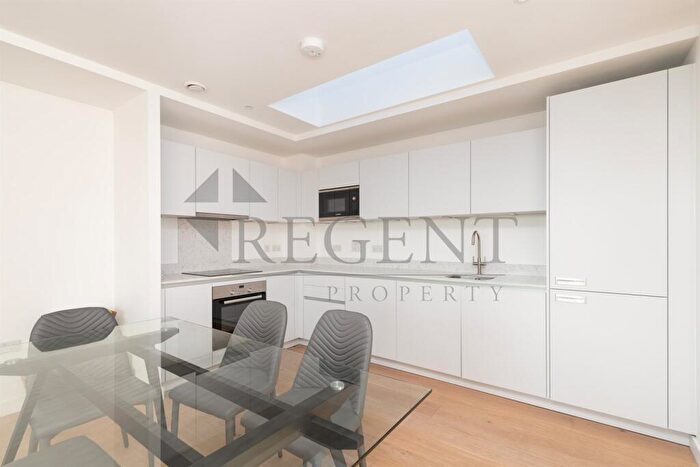 2 Bedroom Apartment To Rent In Emerson Court, Rodney St, N1