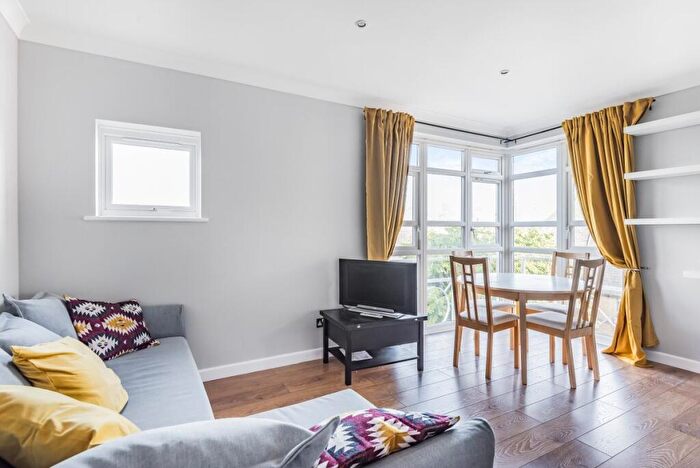 1 Bedroom Flat For Sale In Eleanor Close, London, SE16