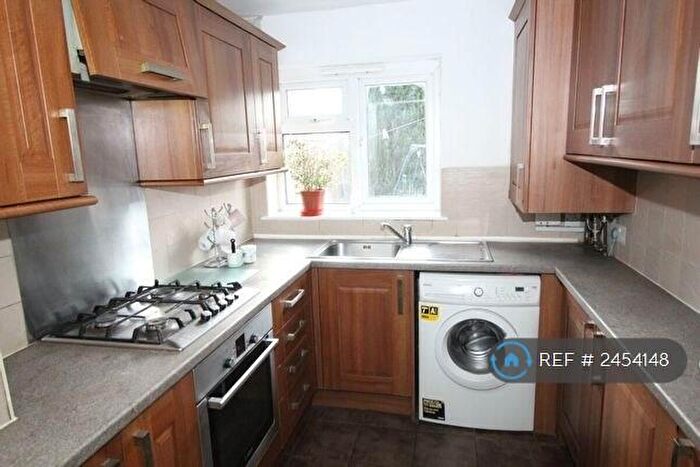 4 Bedroom Semi-Detached House To Rent In Trevino Drive, Leicester, LE4