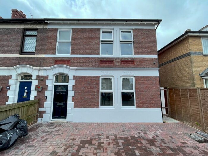 7 Bedroom Semi-Detached House To Rent In Marsh Road, Leagrave, Luton, LU3