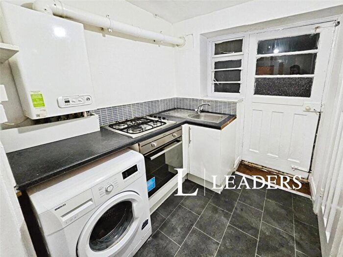 3 Bedroom Flat To Rent In Cheapside, BN1