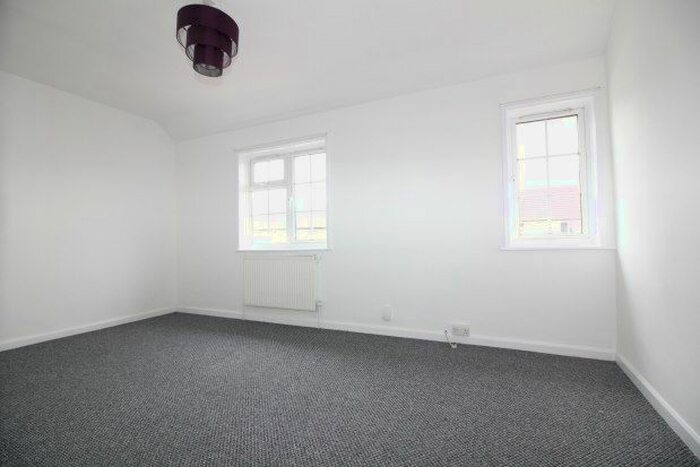 2 Bedroom Property To Rent In Pendragon Road, Bromley, BR1