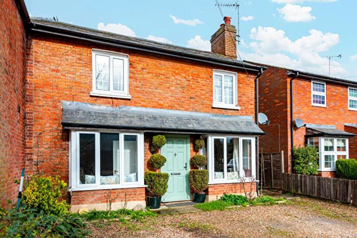 4 Bedroom Link Detached House For Sale In Aylesbury Road, Bierton, Aylesbury, Buckinghamshire, HP22