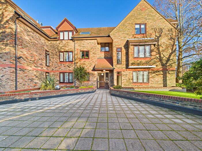 1 Bedroom Flat For Sale In The Oaks, Bell View Manor, HA4
