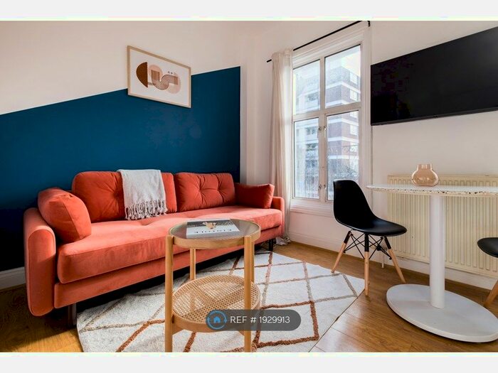 1 Bedroom Flat To Rent In Goldhawk Road, London, W12