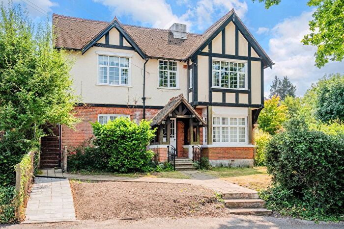 3 Bedroom Flat For Sale In Cavendish Road, Redhill, RH1