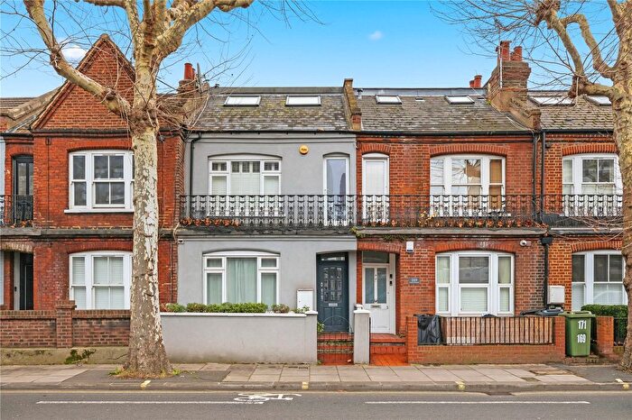 2 Bedroom Property For Sale In Wandsworth Bridge Road, London, SW6