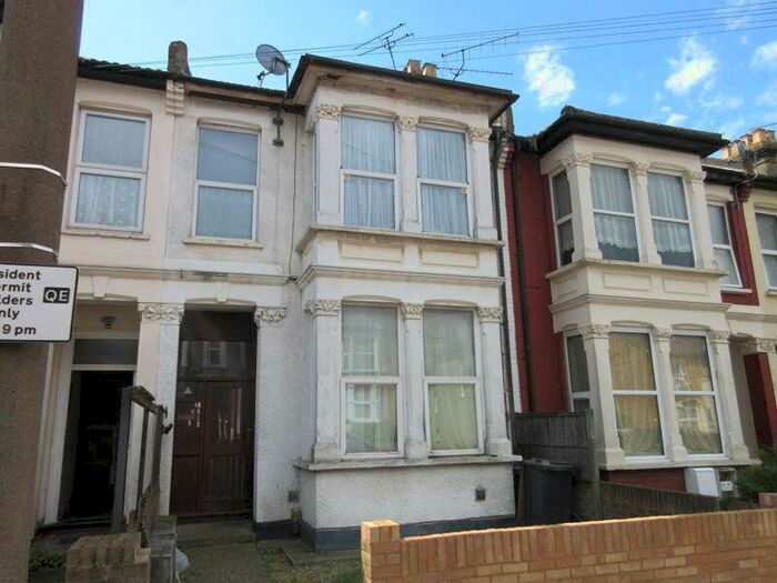 Studio To Rent In York Road, Southend-On-Sea, SS1