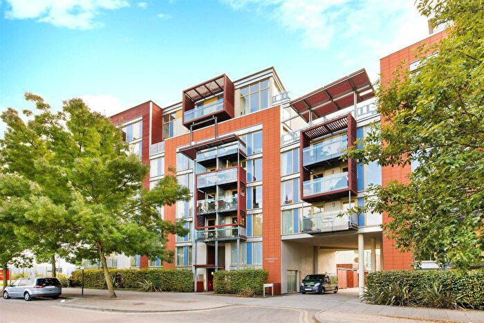 2 Bedroom Flat To Rent In West Parkside, London, SE10