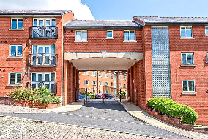 2 Bedroom Flat To Rent In Flat, Block, Wharf Close, Manchester, M1