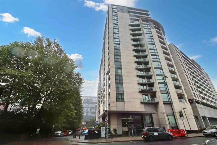 1 Bedroom Flat To Rent In Centenary Plaza, Birmingham, B1