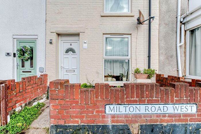 2 Bedroom Terraced House For Sale In Milton Road West, Lowestoft, NR32