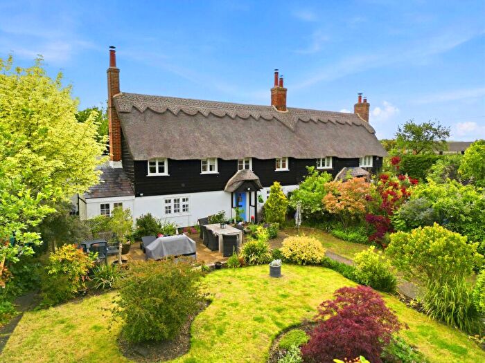 3 Bedroom Semi-Detached House For Sale In Broughton Road, Salford, MK17