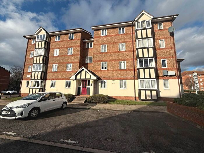 2 Bedroom Flat For Sale In Chandlers Drive, Erith, DA8