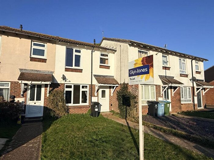 3 Bedroom Terraced House To Rent In Windward Close, Littlehampton, BN17