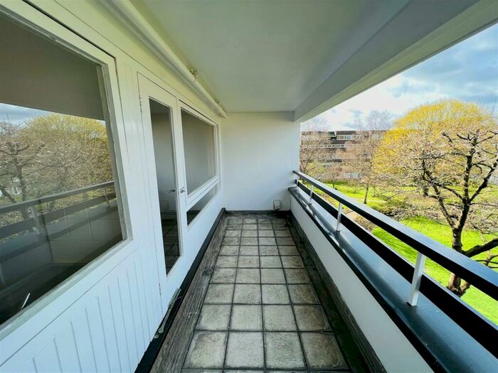 1 Bedroom Duplex To Rent In Lemare Lodge, Fair Acres, Bromley, BR2