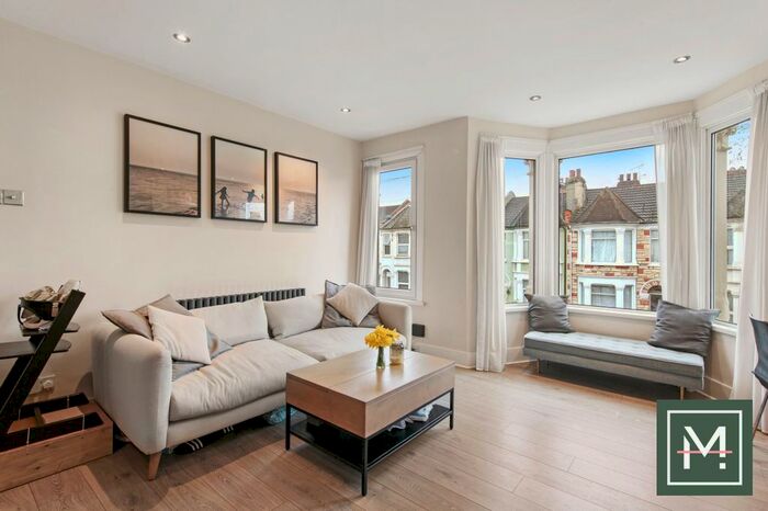 2 Bedroom Flat For Sale In Chapter Road, London, NW2