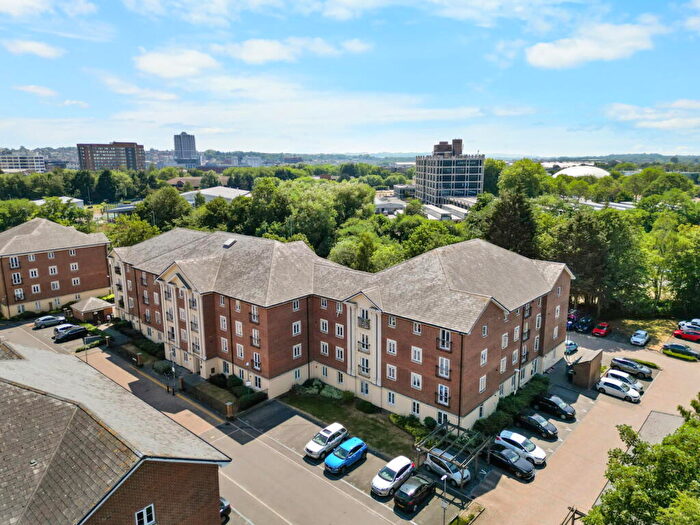 2 Bedroom Apartment For Sale In Brunel Crescent, Swindon, SN2