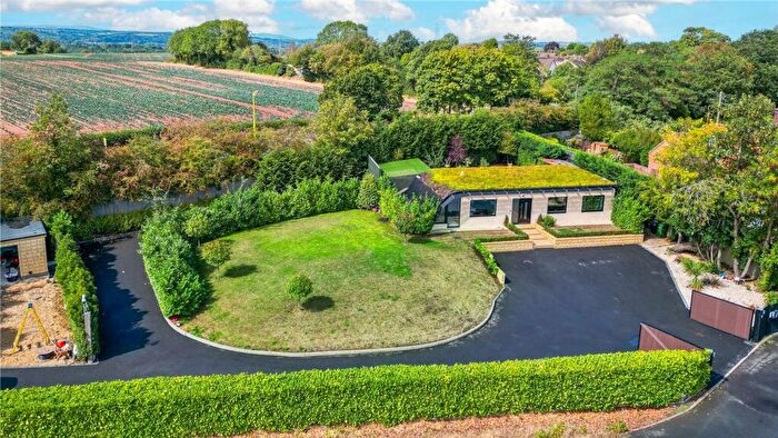 4 Bedroom Detached Bungalow For Sale In Parkland View The Avenue Waresley Kidderminster, DY11