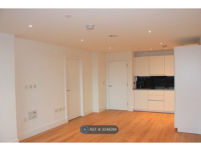 2 Bedroom Flat To Rent In Upper Richmond Road, London, SW15