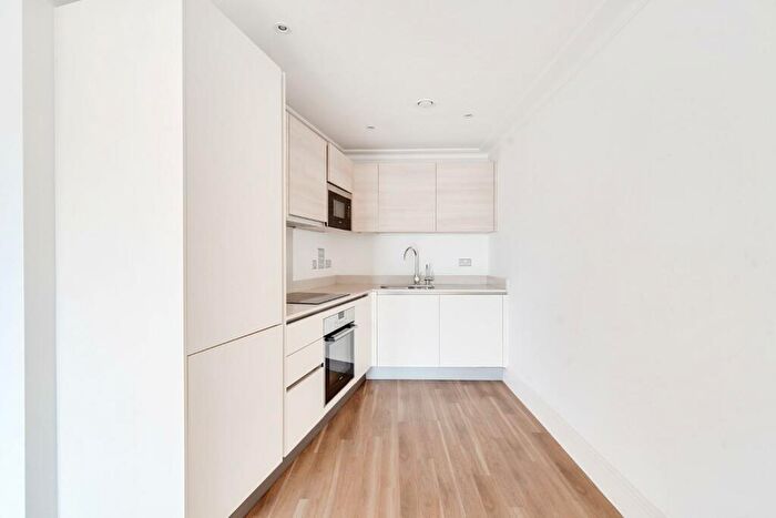 2 Bedroom Apartment To Rent In Acre Passage, Windsor, SL4