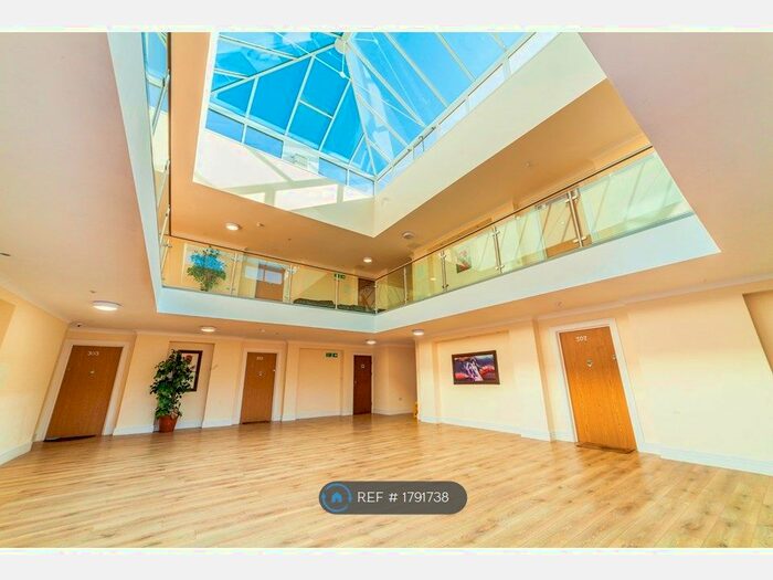 3 Bedroom Flat To Rent In Nile House, London, E1