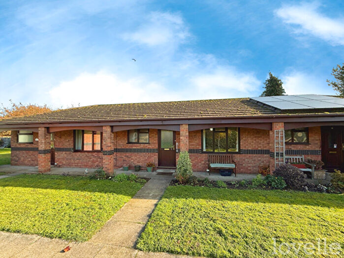 1 Bedroom Bungalow For Sale In St Claires Court, Lincoln, LN6