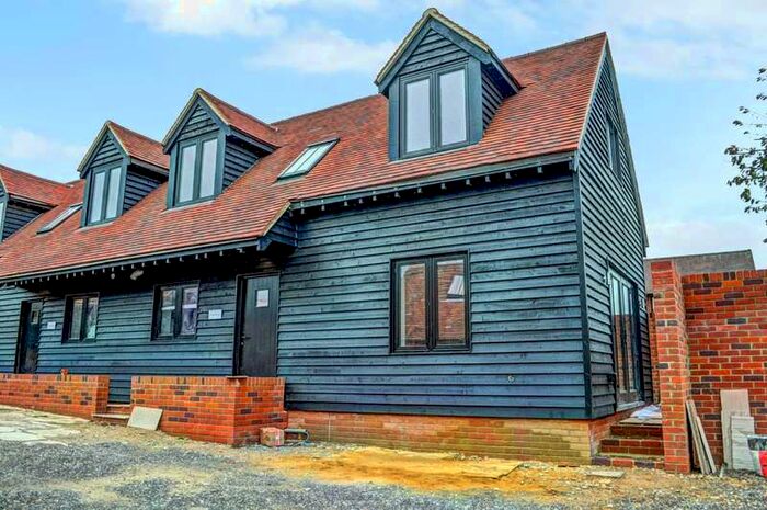 2 Bedroom Semi-Detached House To Rent In High Street, Princes Risborough, HP27