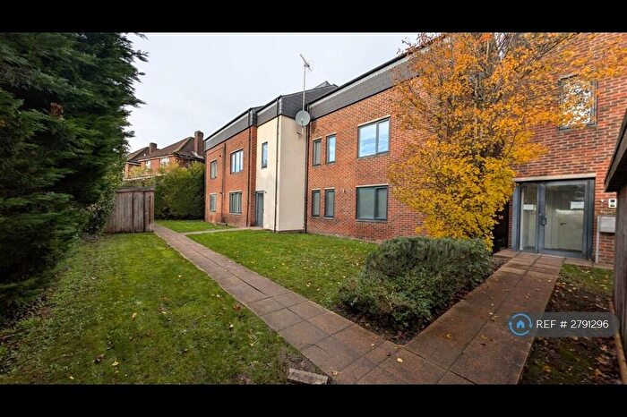 2 Bedroom Flat To Rent In Glenfield Avenue, Southampton, SO18