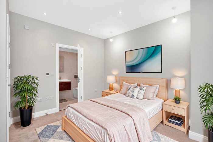 4 Bedroom Town House To Rent In Fir Hollow Gardens, Kenley, CR8