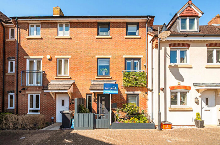 4 Bedroom Terraced House For Sale In Piernik Close, Swindon, Wiltshire, SN25