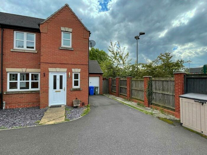 3 Bedroom Semi-Detached House To Rent In Lawrence Avenue, Mansfield Woodhouse, Nottinghamshire, NG19
