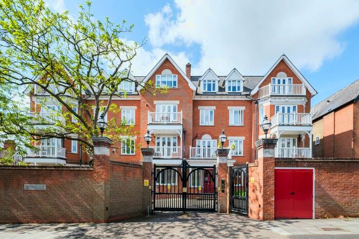 2 Bedroom Flat To Rent In Darlaston Road, London, SW19
